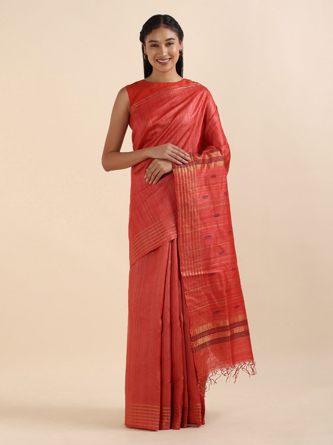 

Taneira Red & Gold-Toned Zari Pure Silk Bhagalpuri Saree