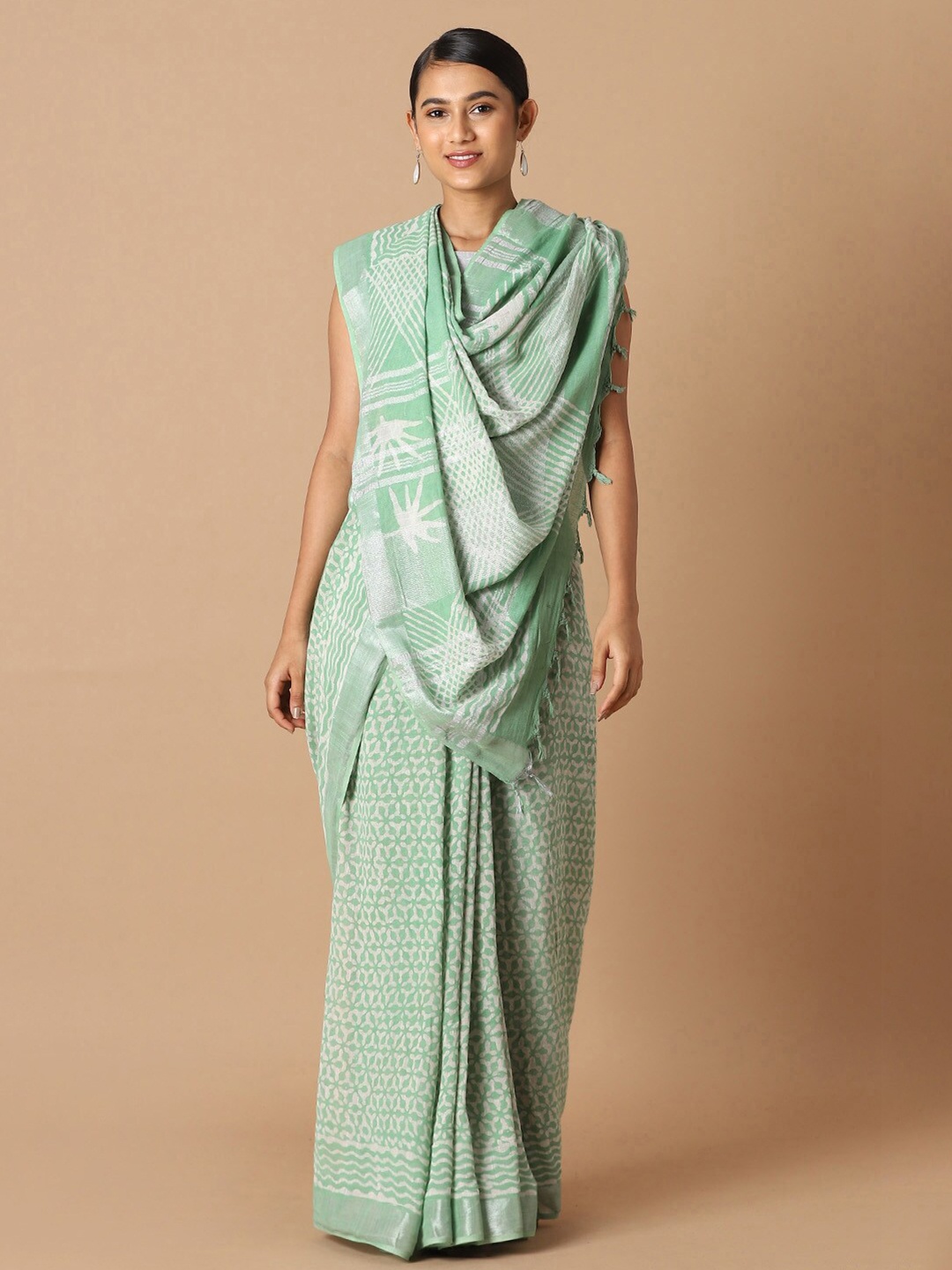 

Taneira Green & White Zari Bagru Saree
