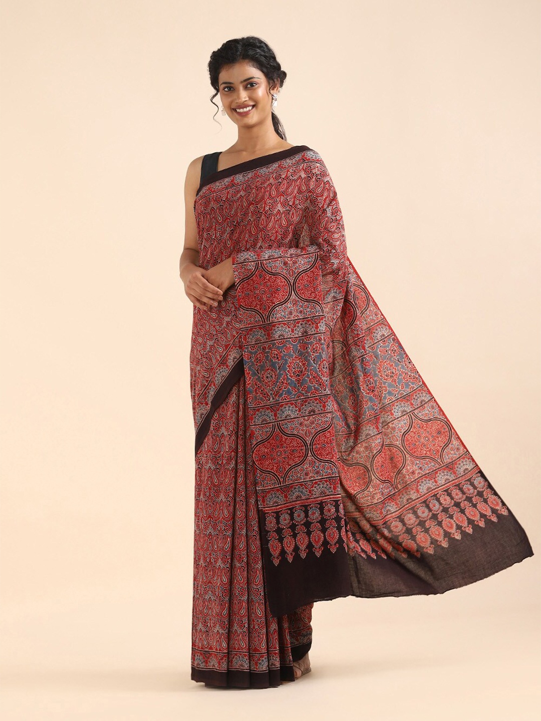 

Taneira Grey & Maroon Ethnic Motif Pure Cotton Saree