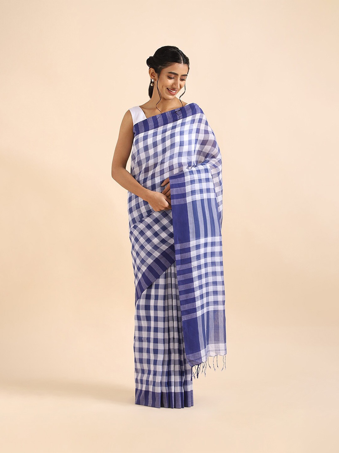 

Taneira Blue & White Checked Pure Cotton Saree
