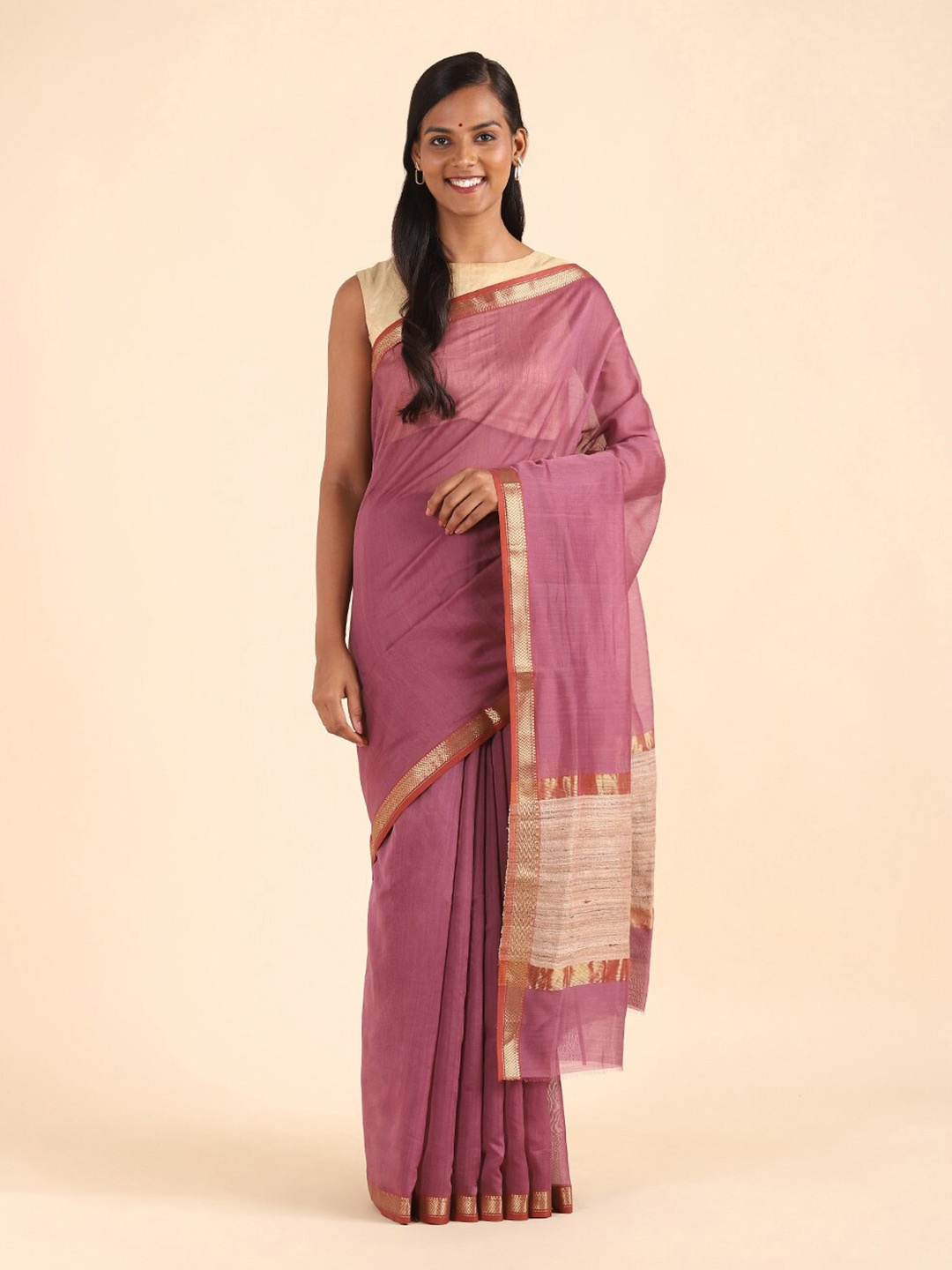 

Taneira Pink & Gold-Toned Zari Silk Cotton Maheshwari Saree