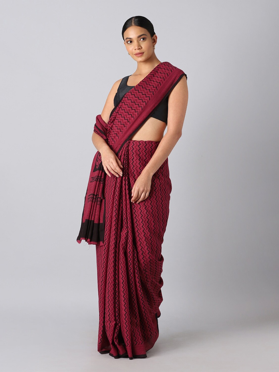 

Taneira Pink & Gold-Toned Pure Cotton Bagh Saree