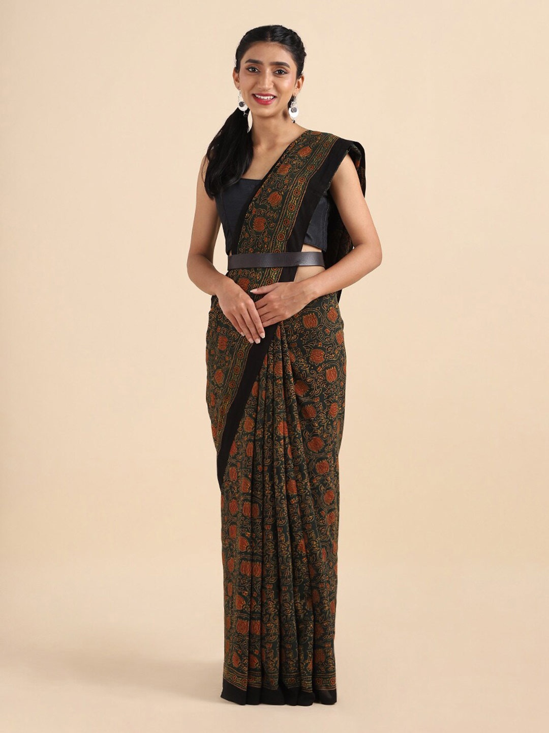 

Taneira Green & Red Floral Pure Cotton Saree