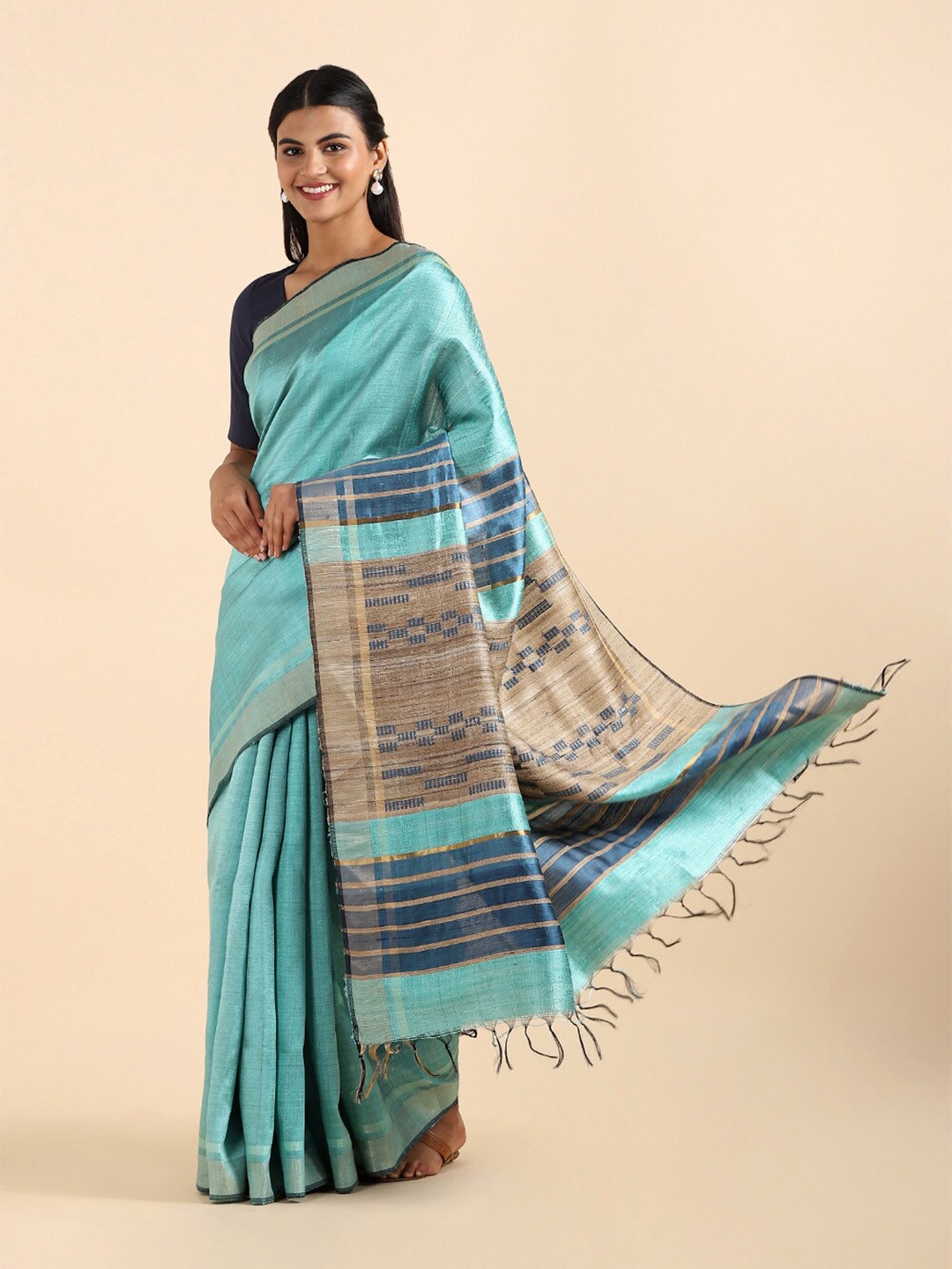 

Taneira Green & Gold-Toned Woven Design Zari Pure Silk Bhagalpuri Saree