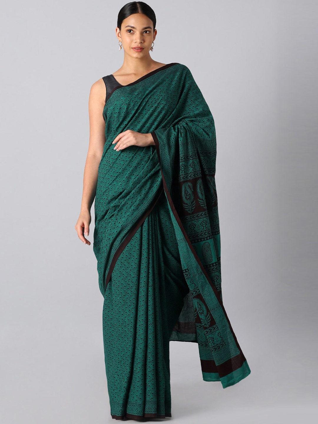 

Taneira Green & Black Floral Pure Cotton Bagh Saree