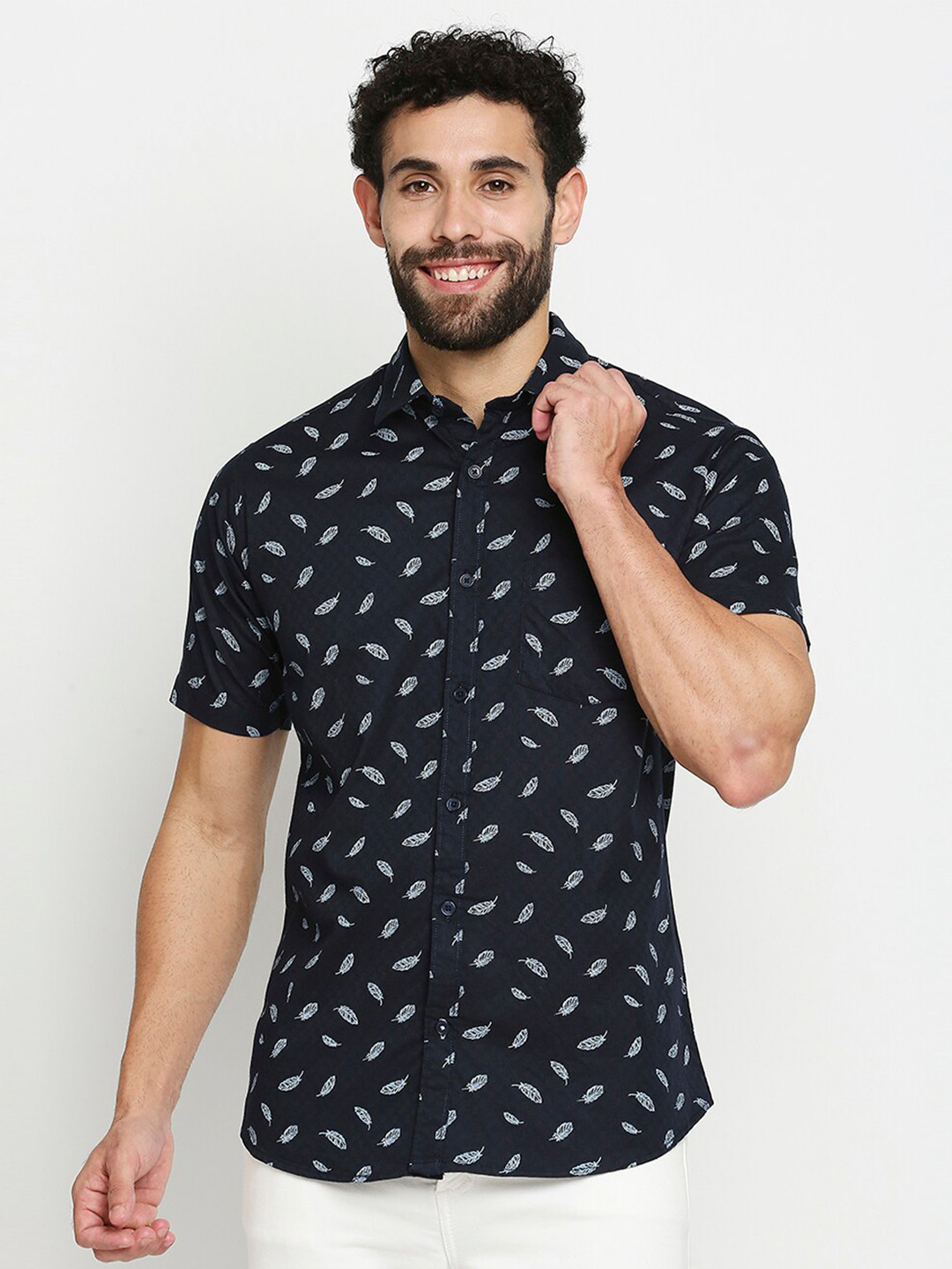 

Solemio Men Navy Blue & Cream Floral Printed Pure Cotton Casual Shirt