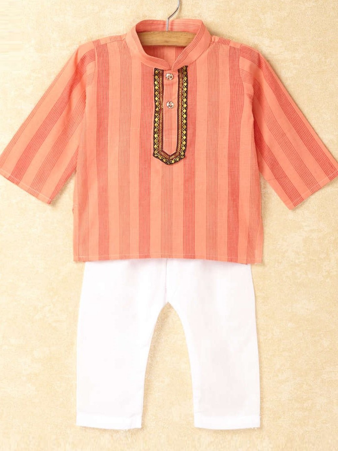 

The Magic Wand Boys Purple Embroidered Angrakha Pure Cotton Kurti with Pyjamas