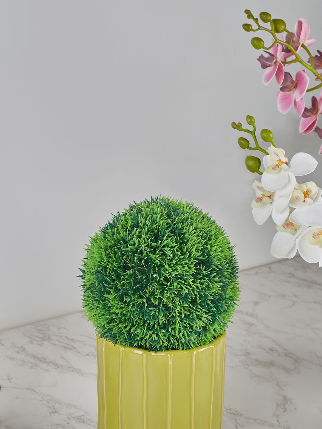 

HomeTown Green Grass Decorative Ball Artificial Flowers & Plants With Pot