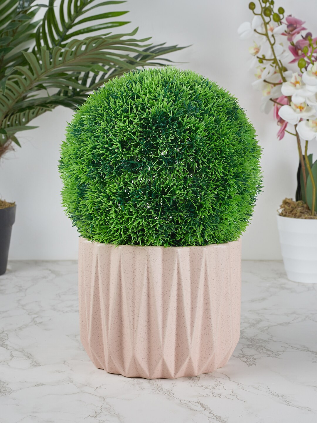 

HomeTown Green Grass Decorative Ball Dia Artificial Flowers & Plants With Pot