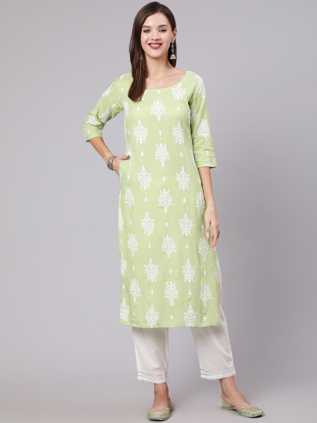 

AASI - HOUSE OF NAYO Women Green Floral Printed Flared Sleeves Gotta Patti Kurta