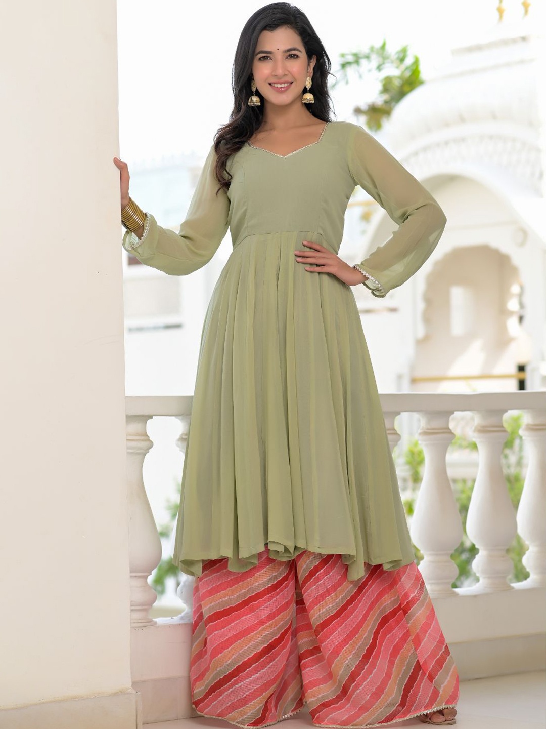 

Rangpur Women Green Solid Kurta with Palazzos & Dupatta