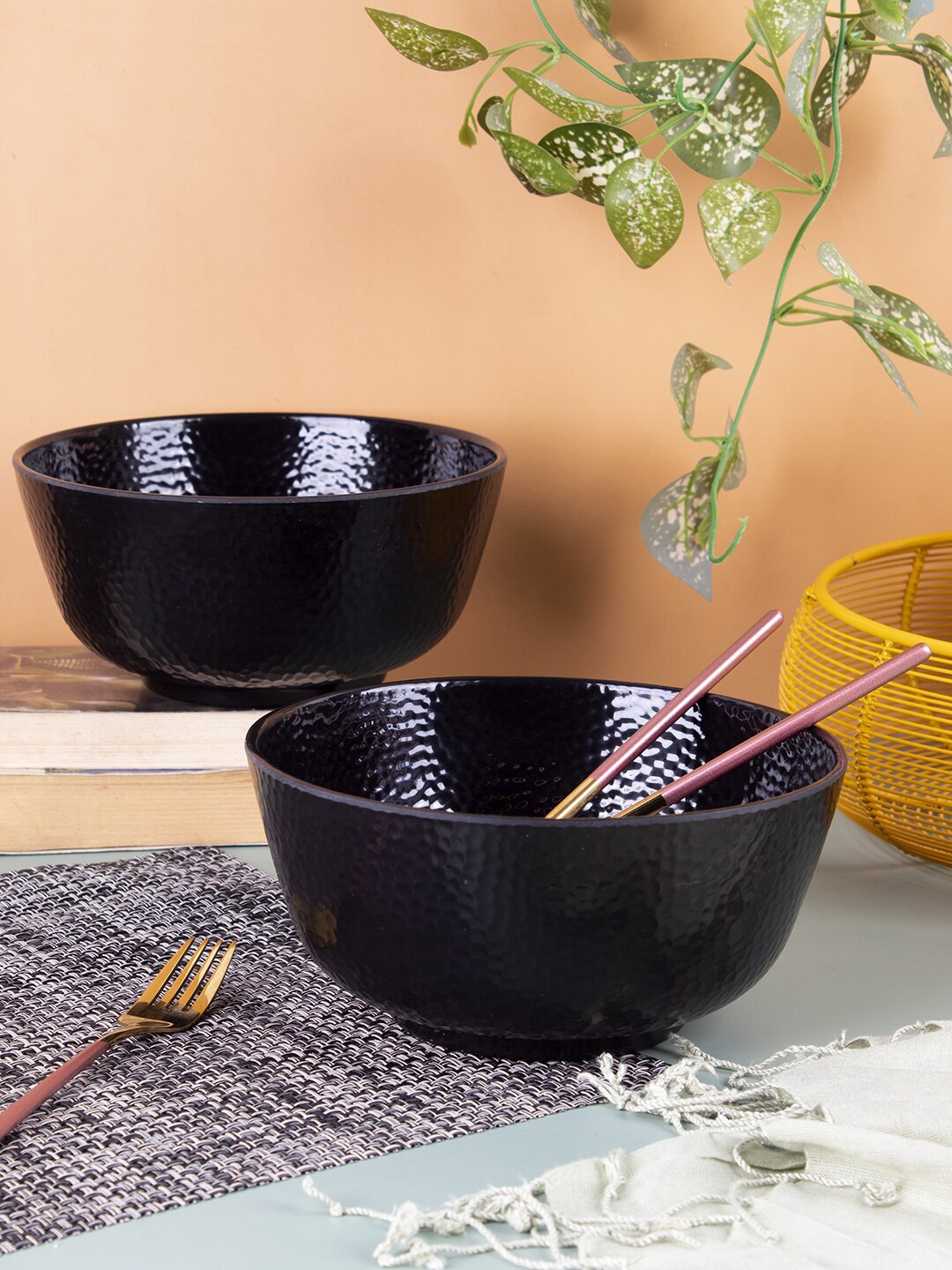 

MARKET99 Pack of 2 Black Solid Melamine Serveware