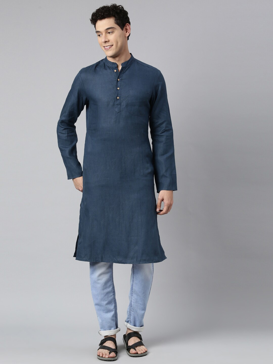 

Ecentric Men Navy Blue Thread Work Kurta