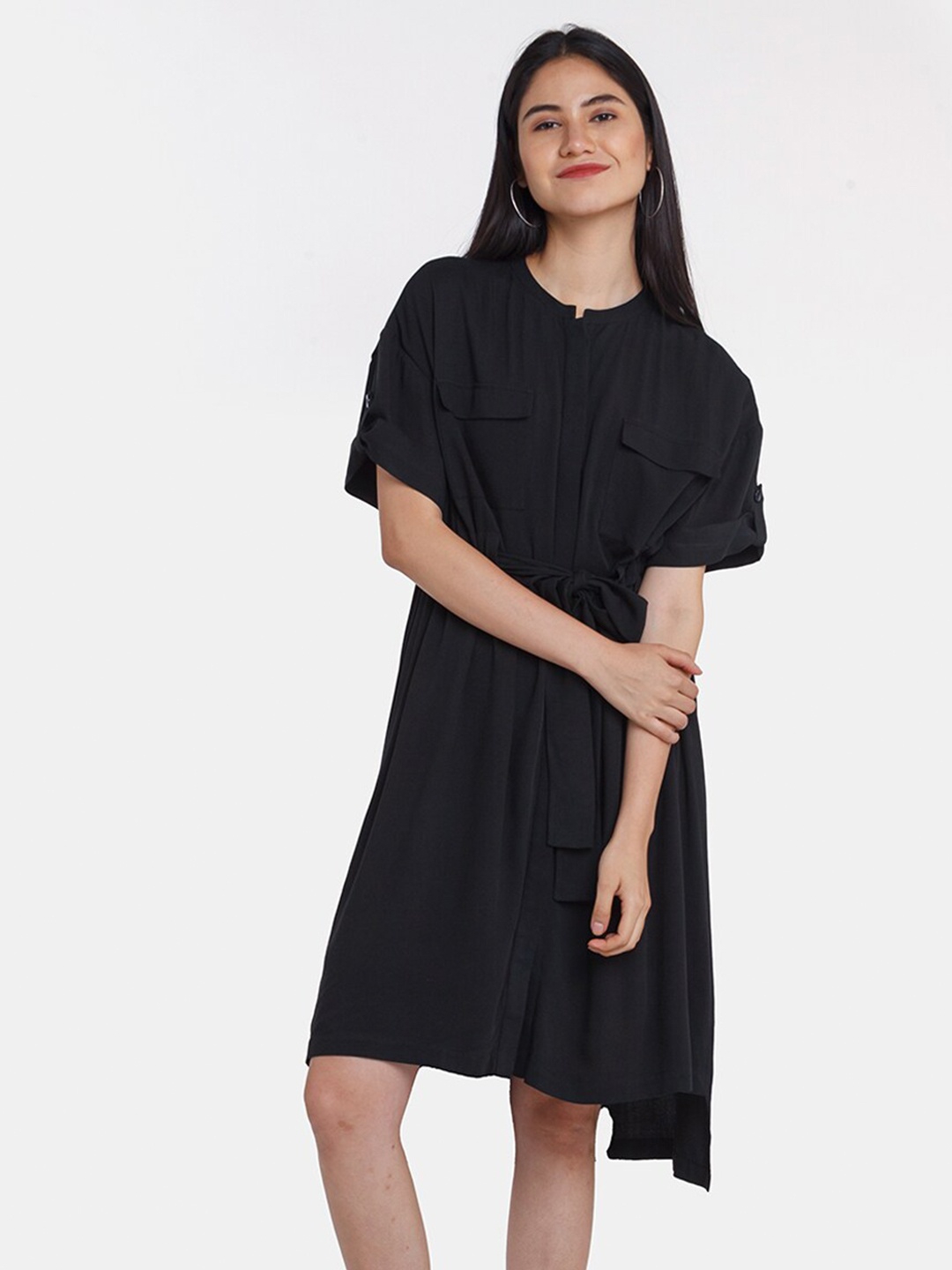 

Zink London Black Solid Fitted Midi Dress
