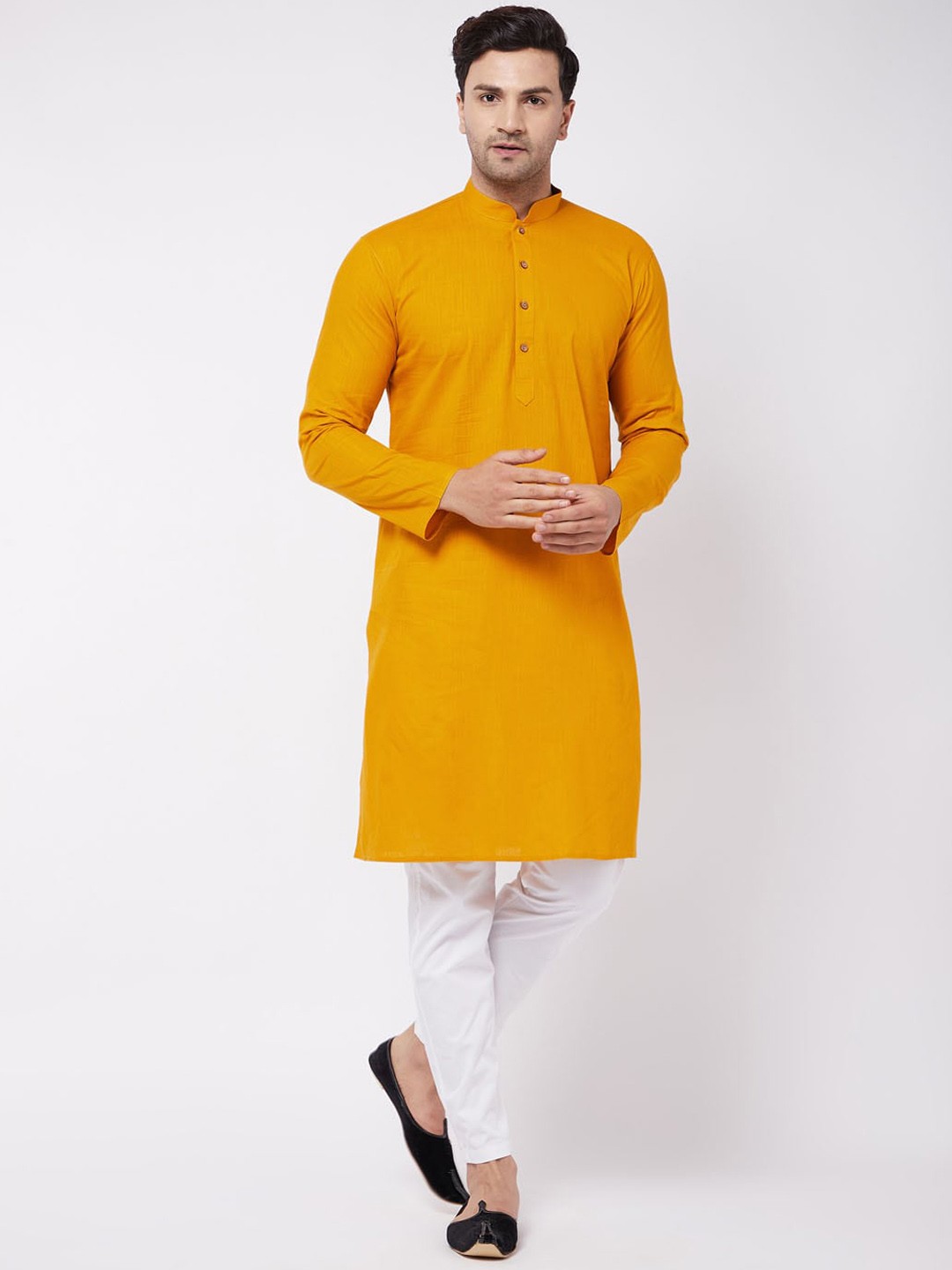 

VASTRAMAY Men Mustard Yellow Embroidered Empire Kurta with Pyjamas