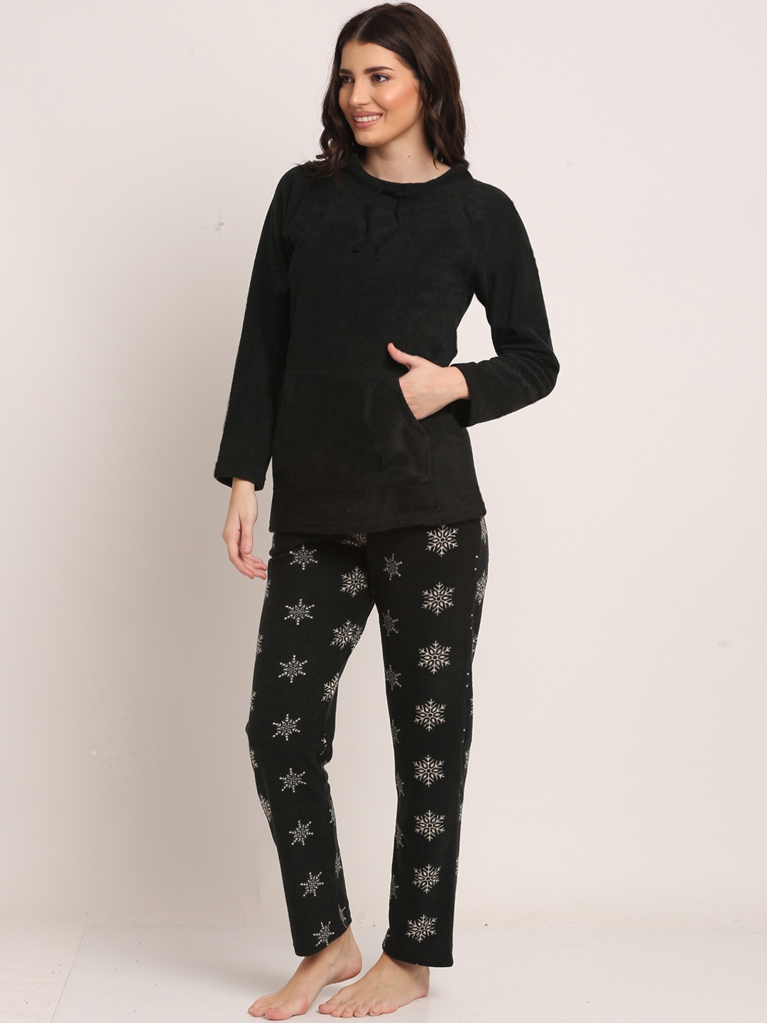 

Kanvin Women Black & White Night suit