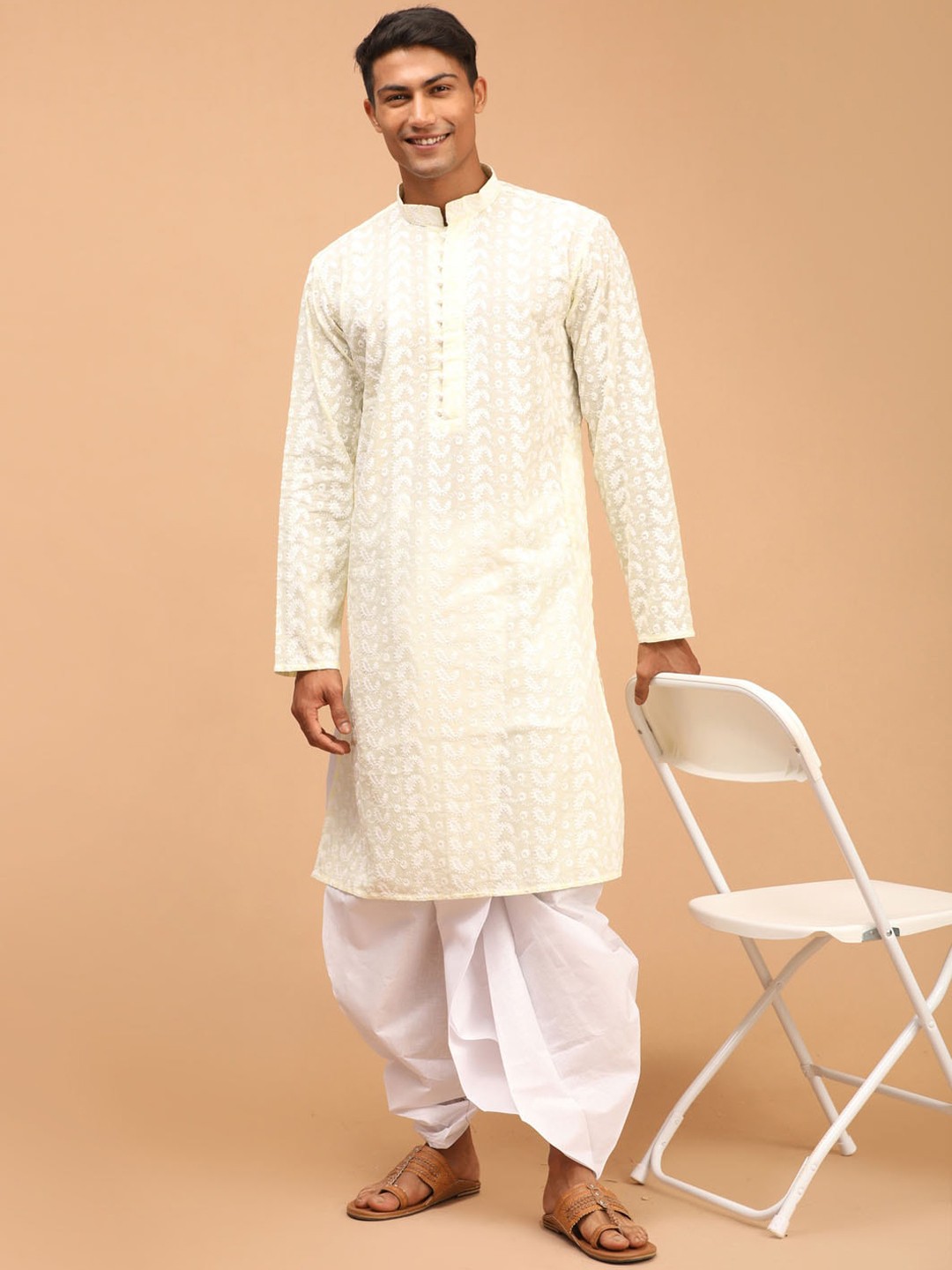 

VASTRAMAY Men Yellow Ethnic Motifs Embroidered Chikankari Pure Cotton Kurta with Patiala