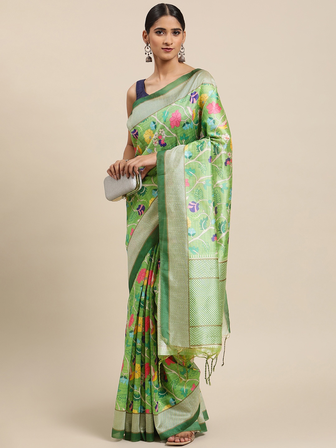 

VISHNU WEAVES Floral Printed Kalamkari Cotton Saree, Green