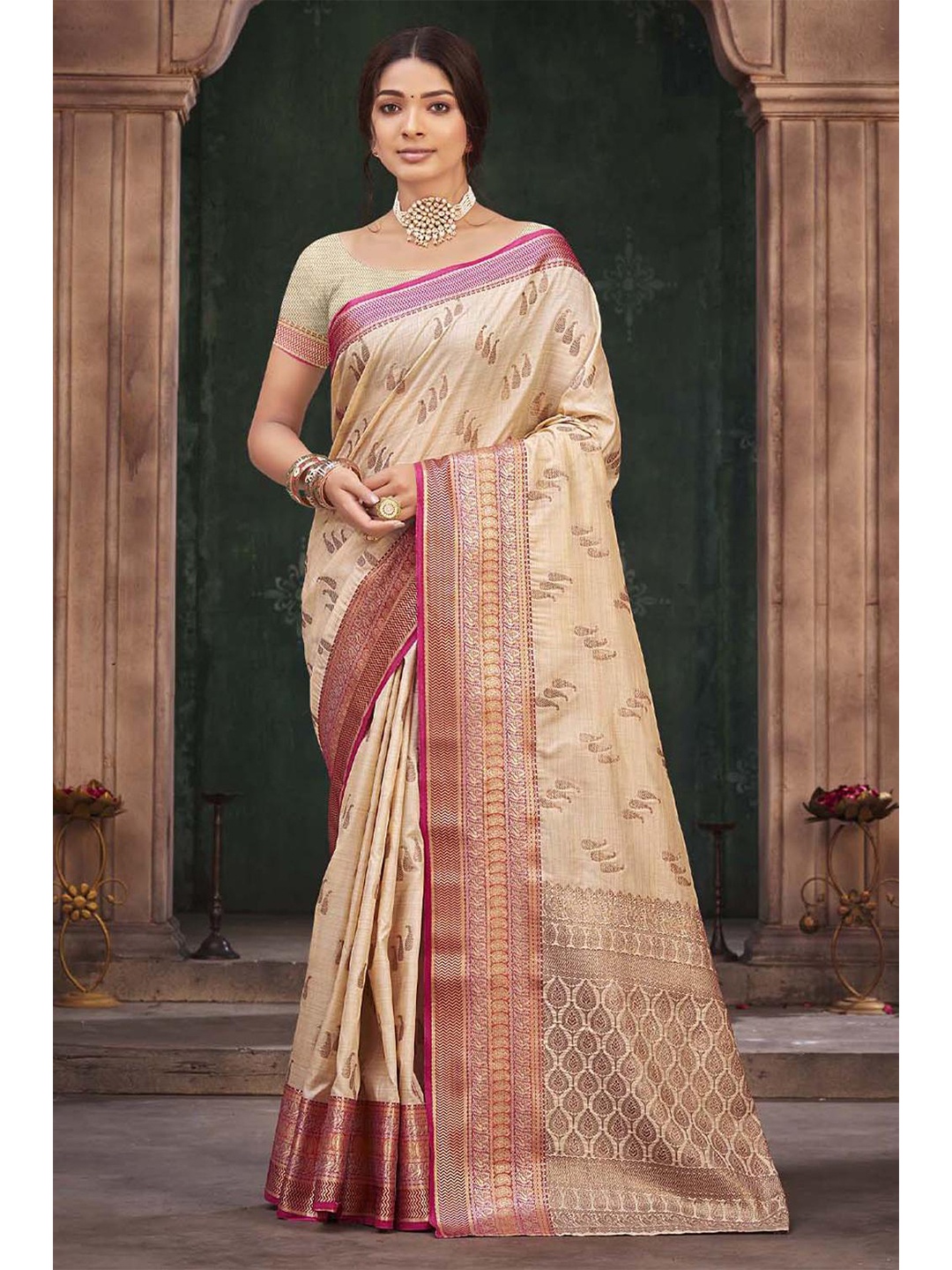 

KARAGIRI Cream-Coloured & Purple Ethnic Motifs Zari Saree