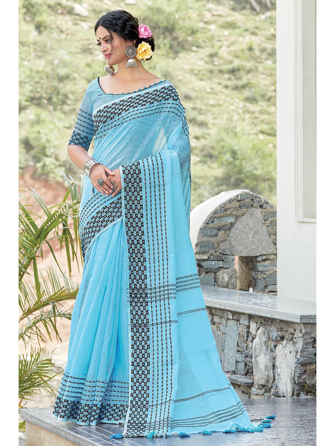 

KARAGIRI Blue & Black Woven Design Linen Blend Saree