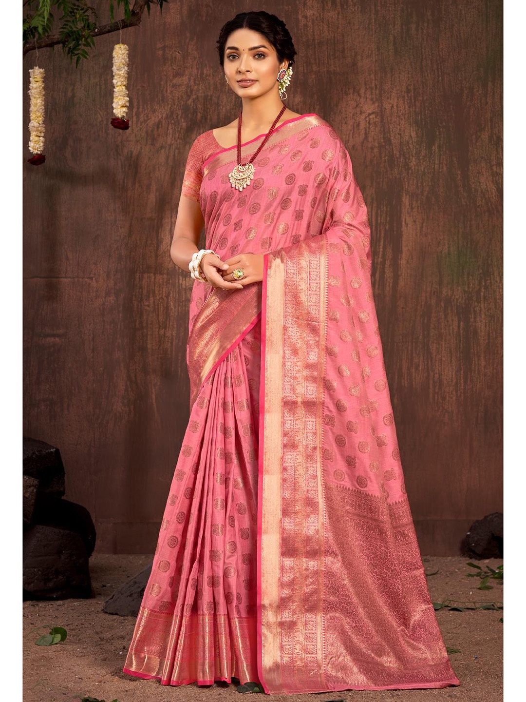 

KARAGIRI Pink & Gold-Toned Woven Design Zari Silk Blend Banarasi Saree