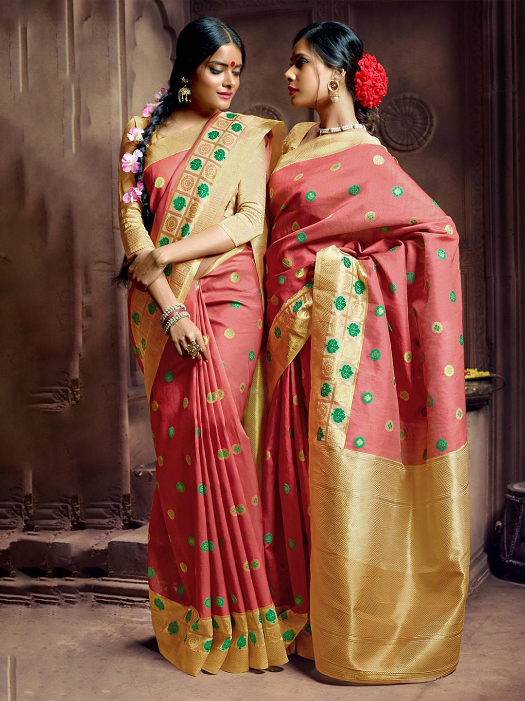 

KARAGIRI Red & Green Woven Design Zari Silk Blend Banarasi Saree