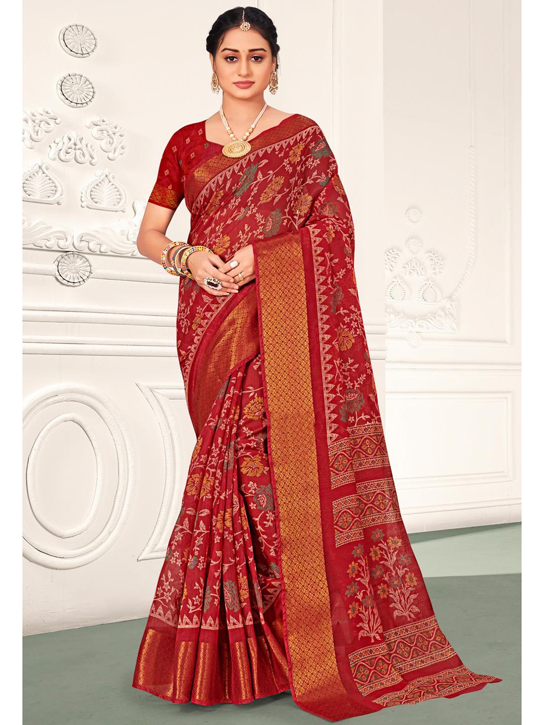 

KARAGIRI Red & Green Floral Zari Saree
