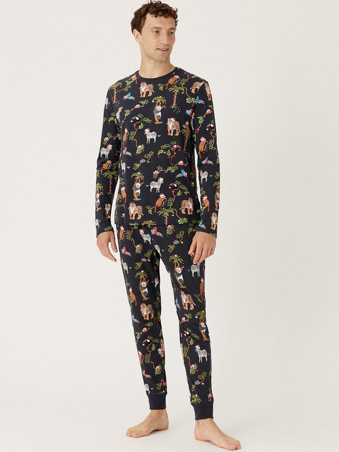 

Marks & Spencer Men Black & White Printed Night suit