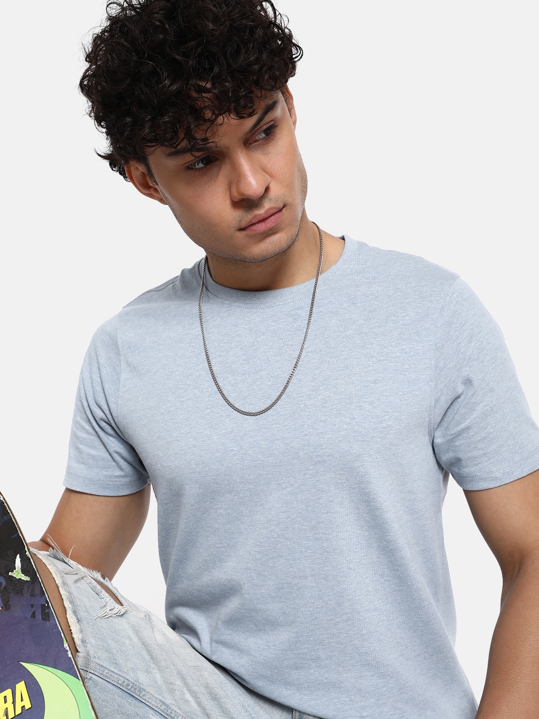 

Roadster Men Blue Melange Solid Round Neck T-shirt