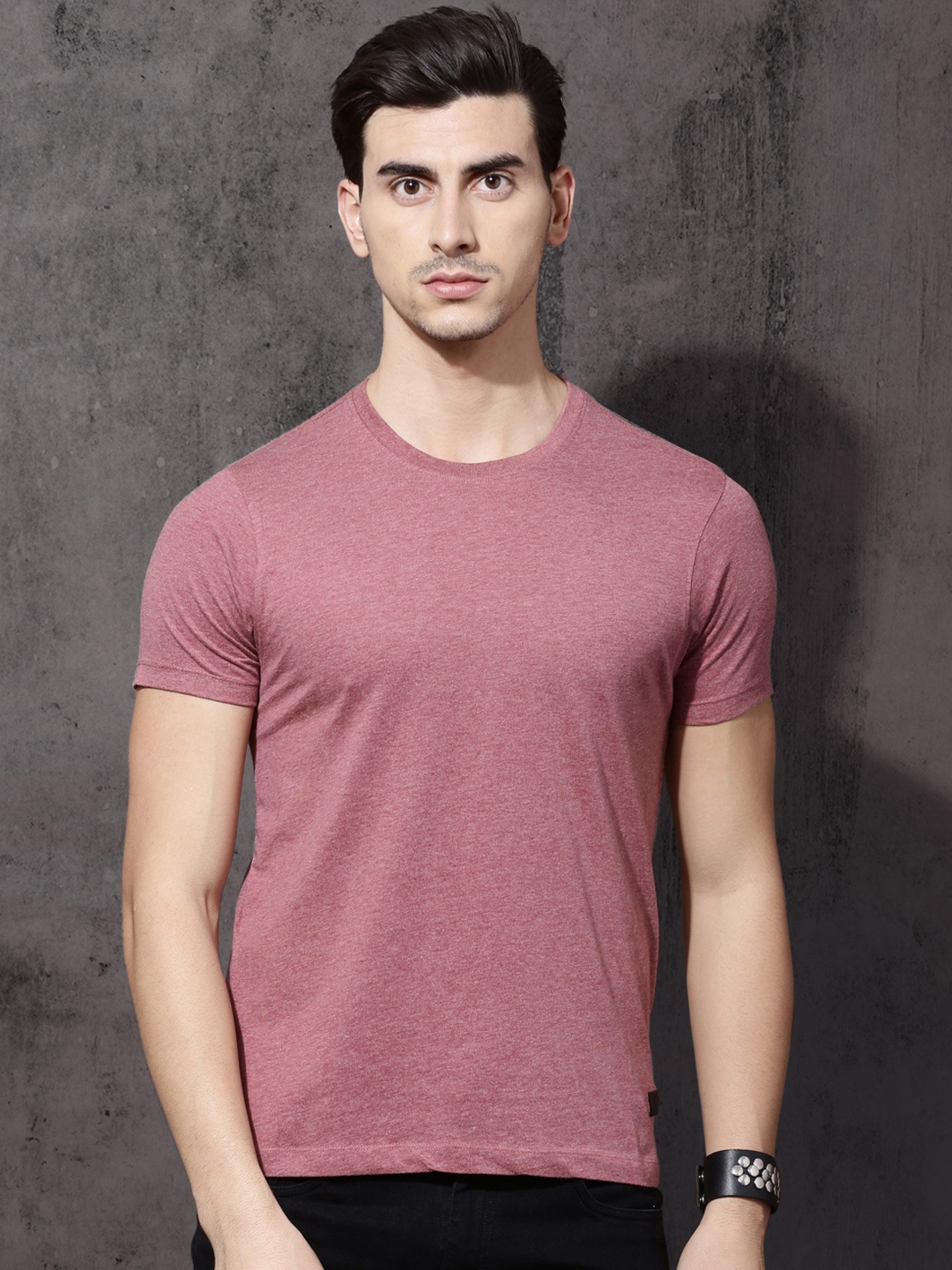 

Roadster Men Pink Melange Solid Round Neck T-shirt
