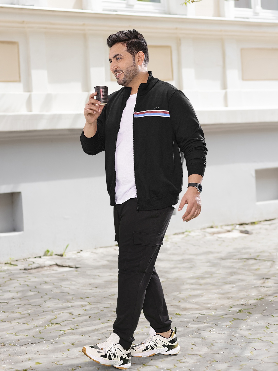 

Sztori Men Plus Size Black Solid Sweatshirt