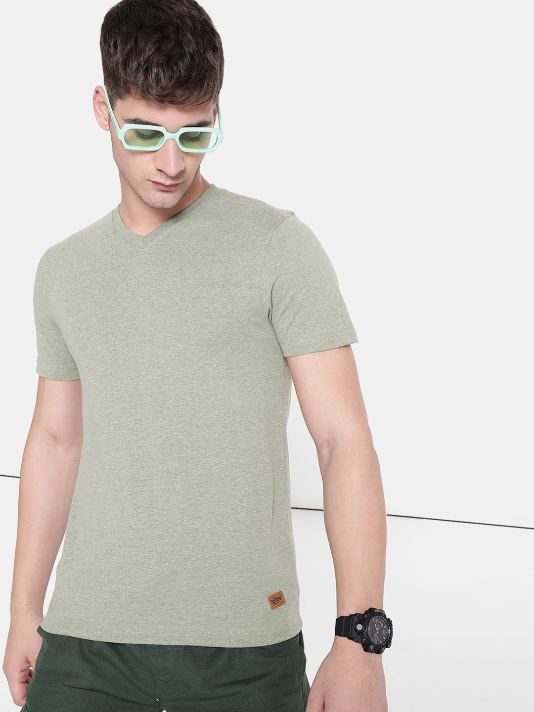 

The Roadster Lifestyle Co. Solid V-Neck T-shirt, Green