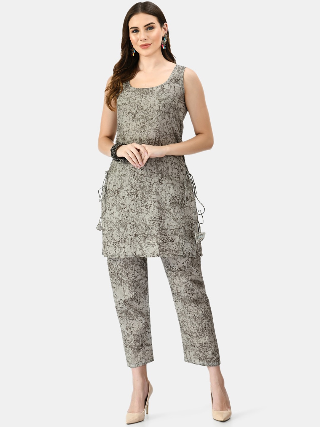 

MAFE Women Grey Ethnic Motifs Printed Empire Pure Cotton Kurti with Trousers