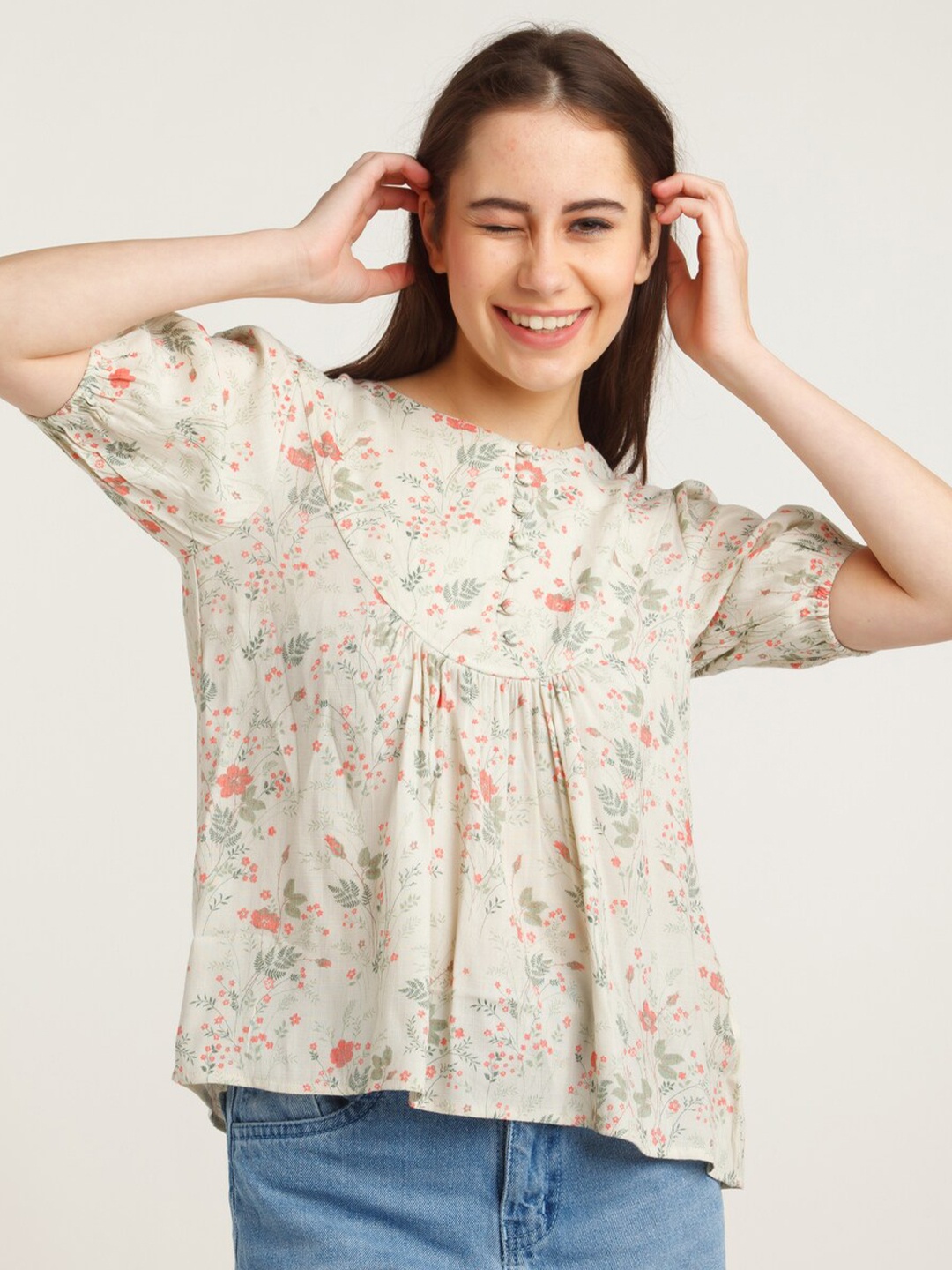 

Zink London Women Beige Floral Printed Top