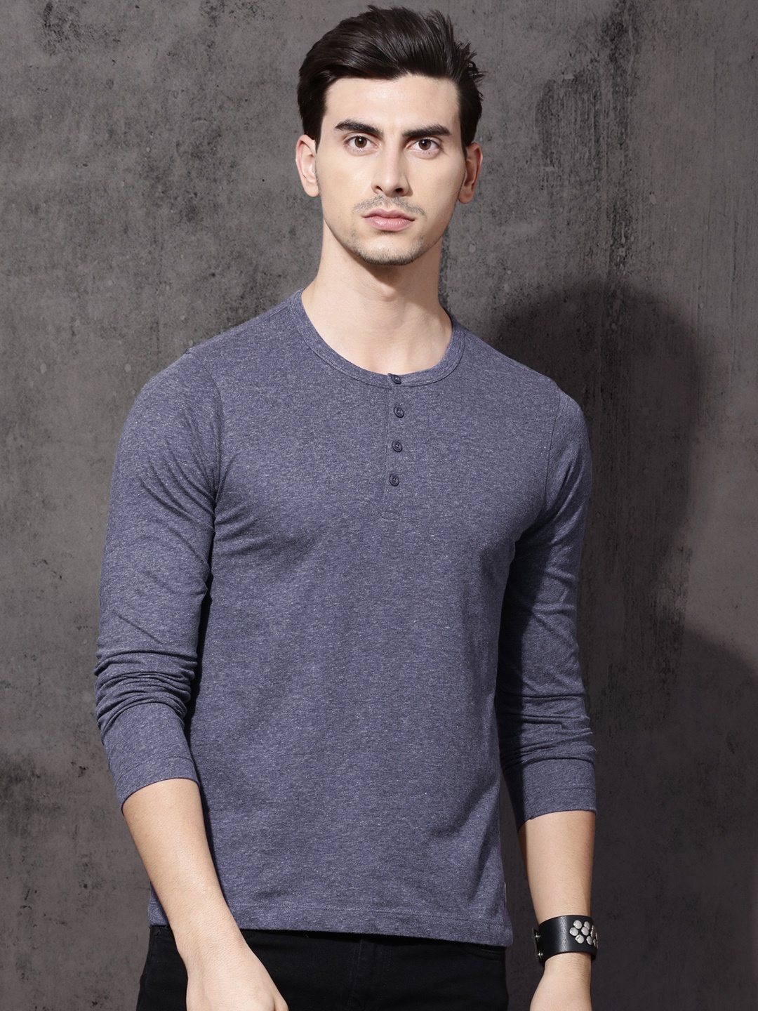 

Roadster Men Blue Melange Solid Henley Neck T-shirt