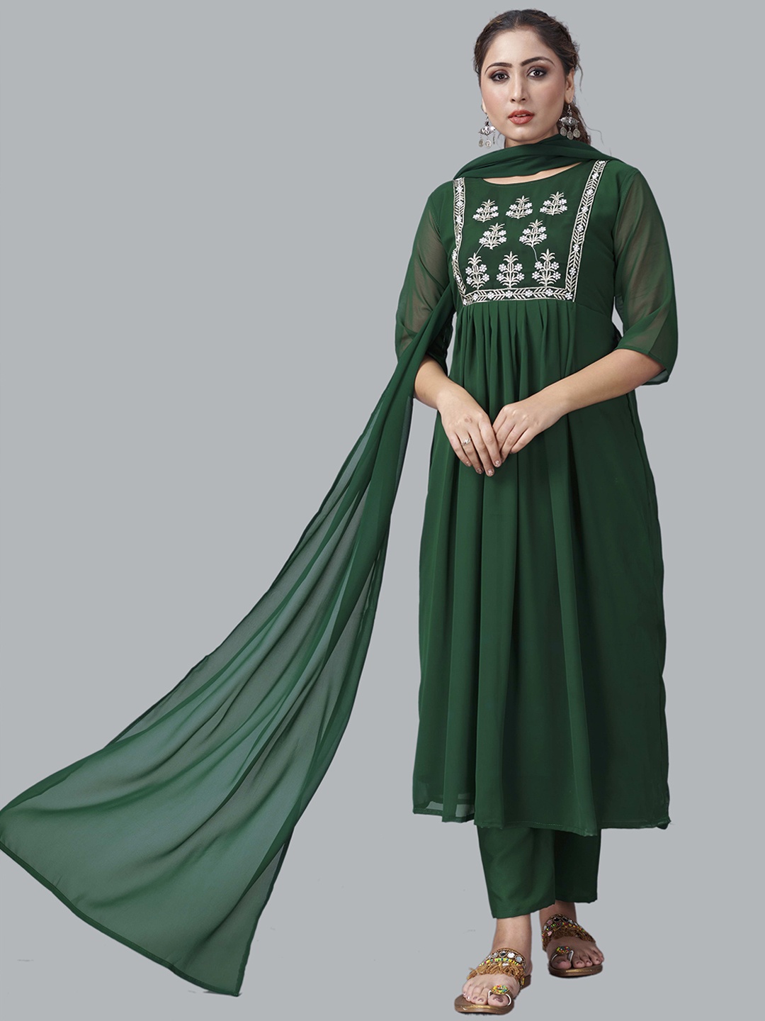 

Fashion FRICKS Women Green Floral Yoke Design Empire Kurta with Trousers