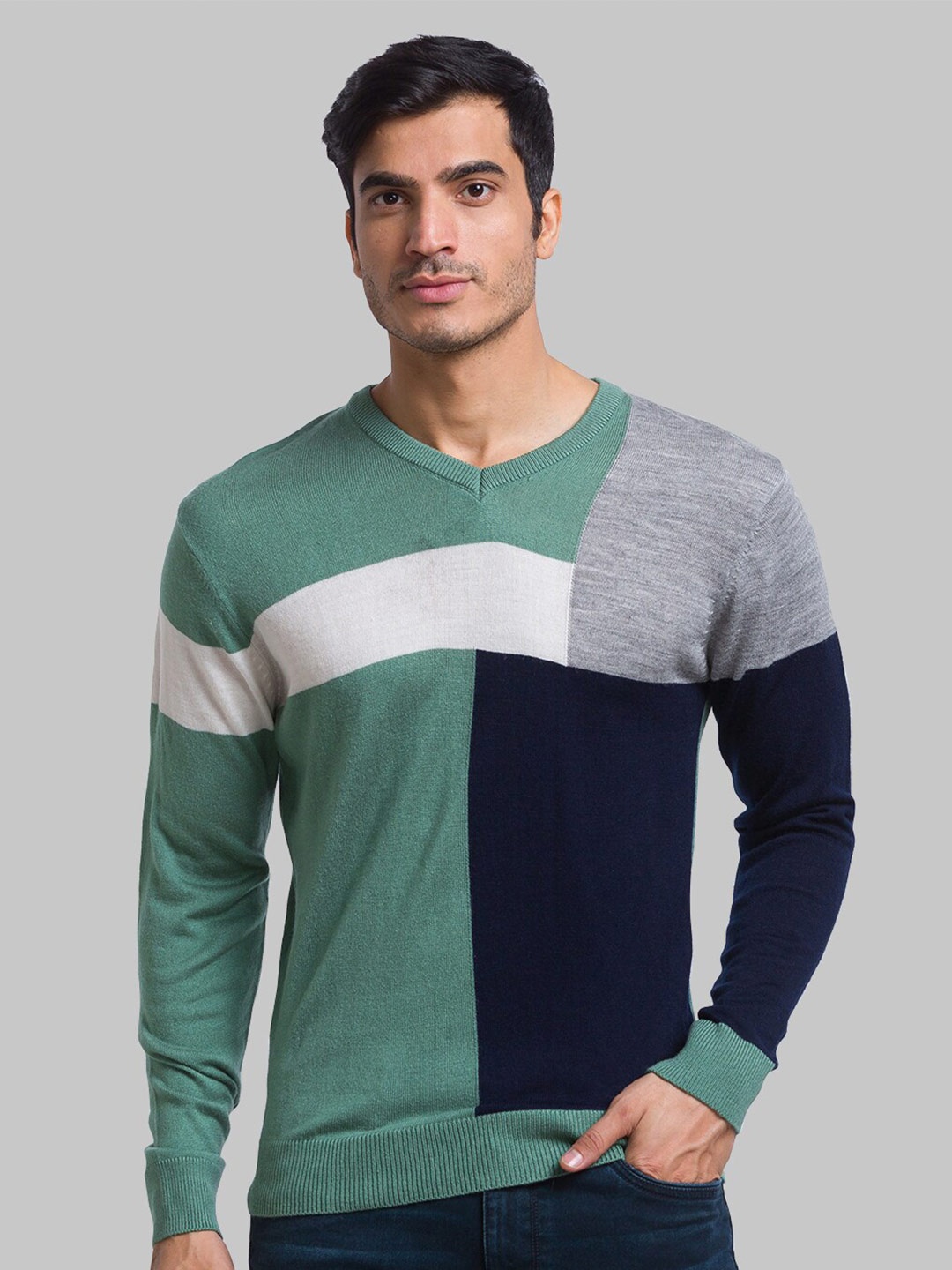 

Parx Men Green & White Colourblocked Pullover