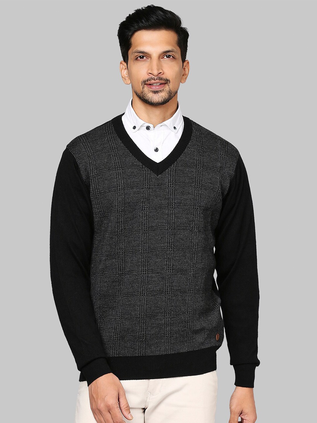 

Raymond Men Black & Grey Colourblocked Pullover Sweater