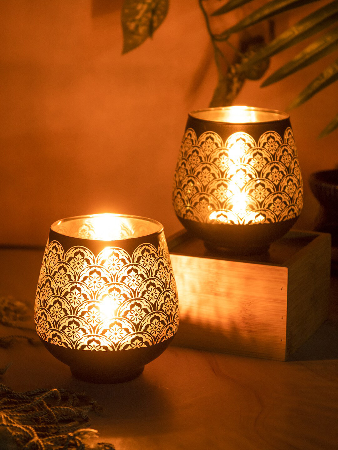 

MARKET99 Set of 2 Black Printed Tea-light Candle Holders