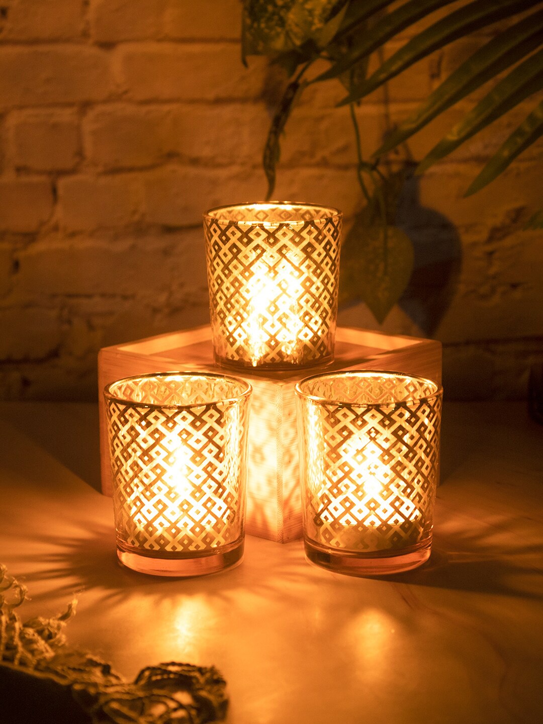 

MARKET99 Set Of 3 Glass T-Light Candle Holders, Gold