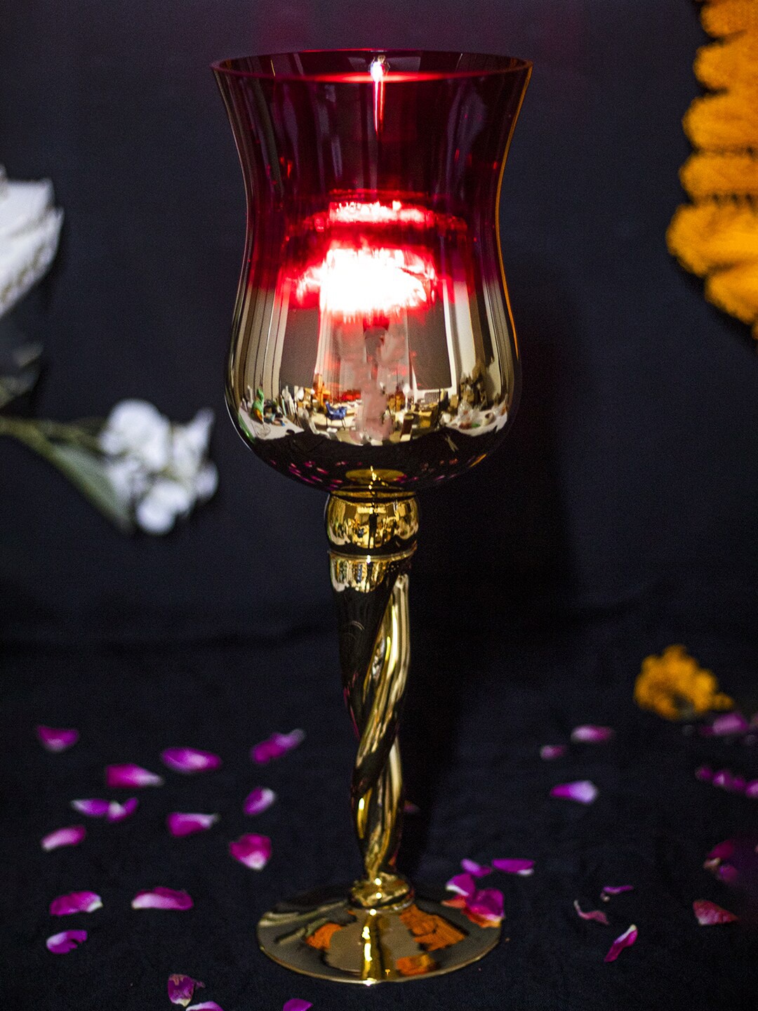 

MARKET99 Red & Gold Toned Glass Shaped Candle Holders