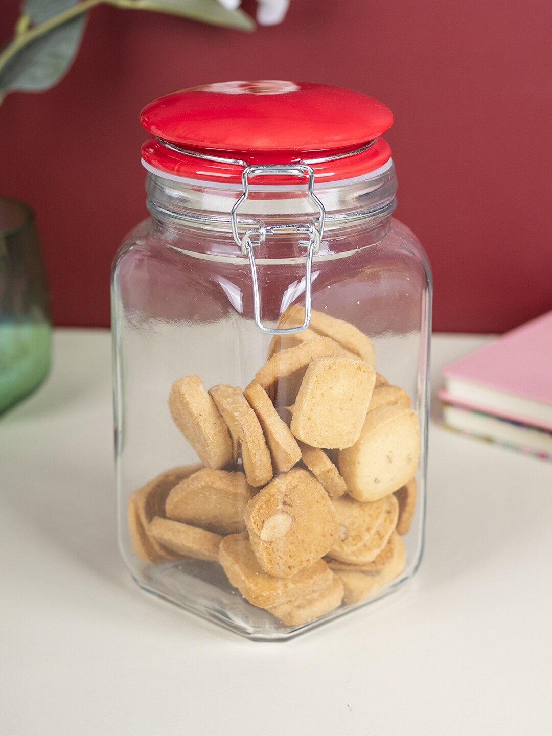 

MARKET99 Red & Transparent Solid Glass Jar