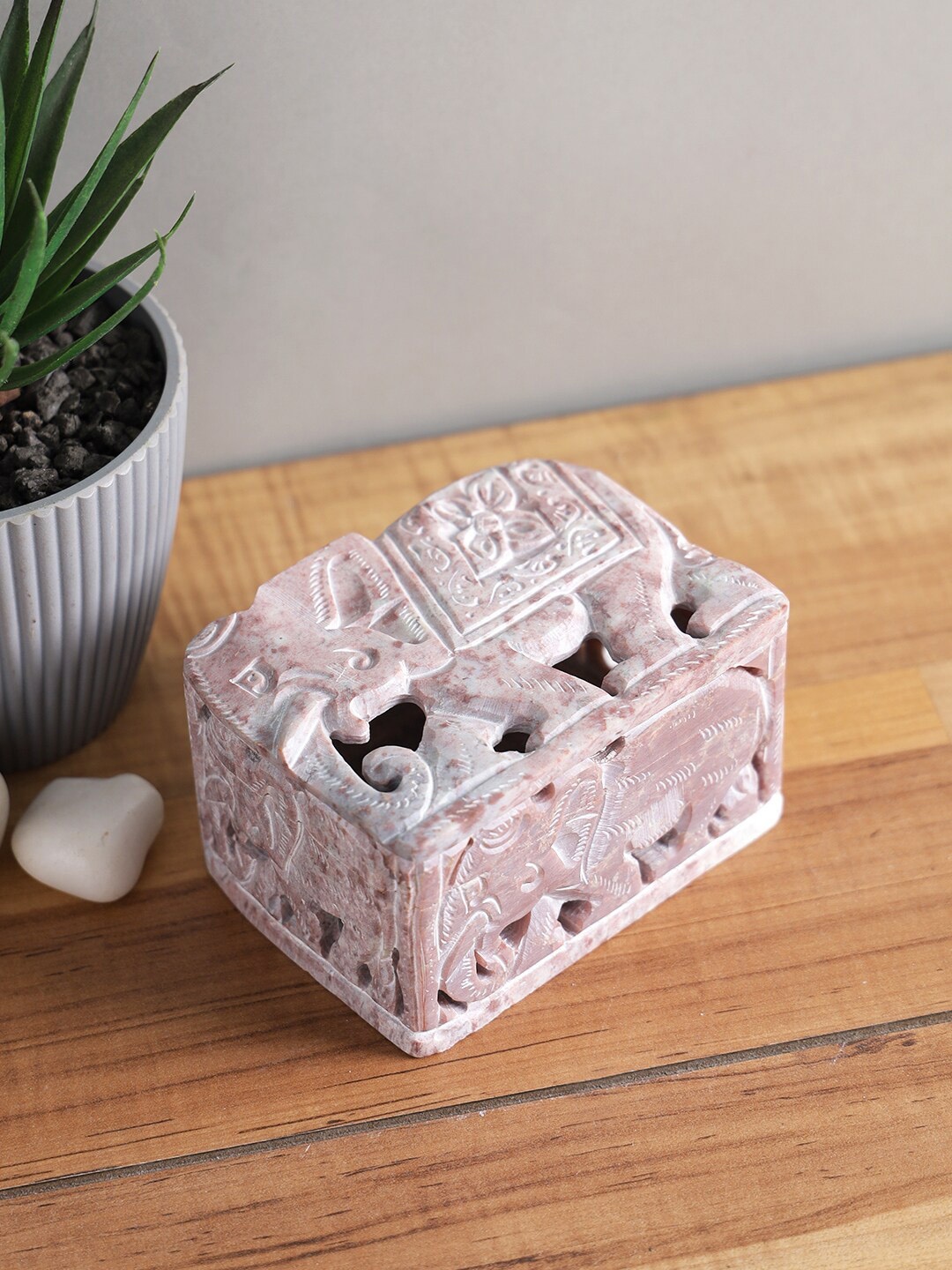 

Aapno Rajasthan Grey Self Design Soapstone Jewelry Organiser