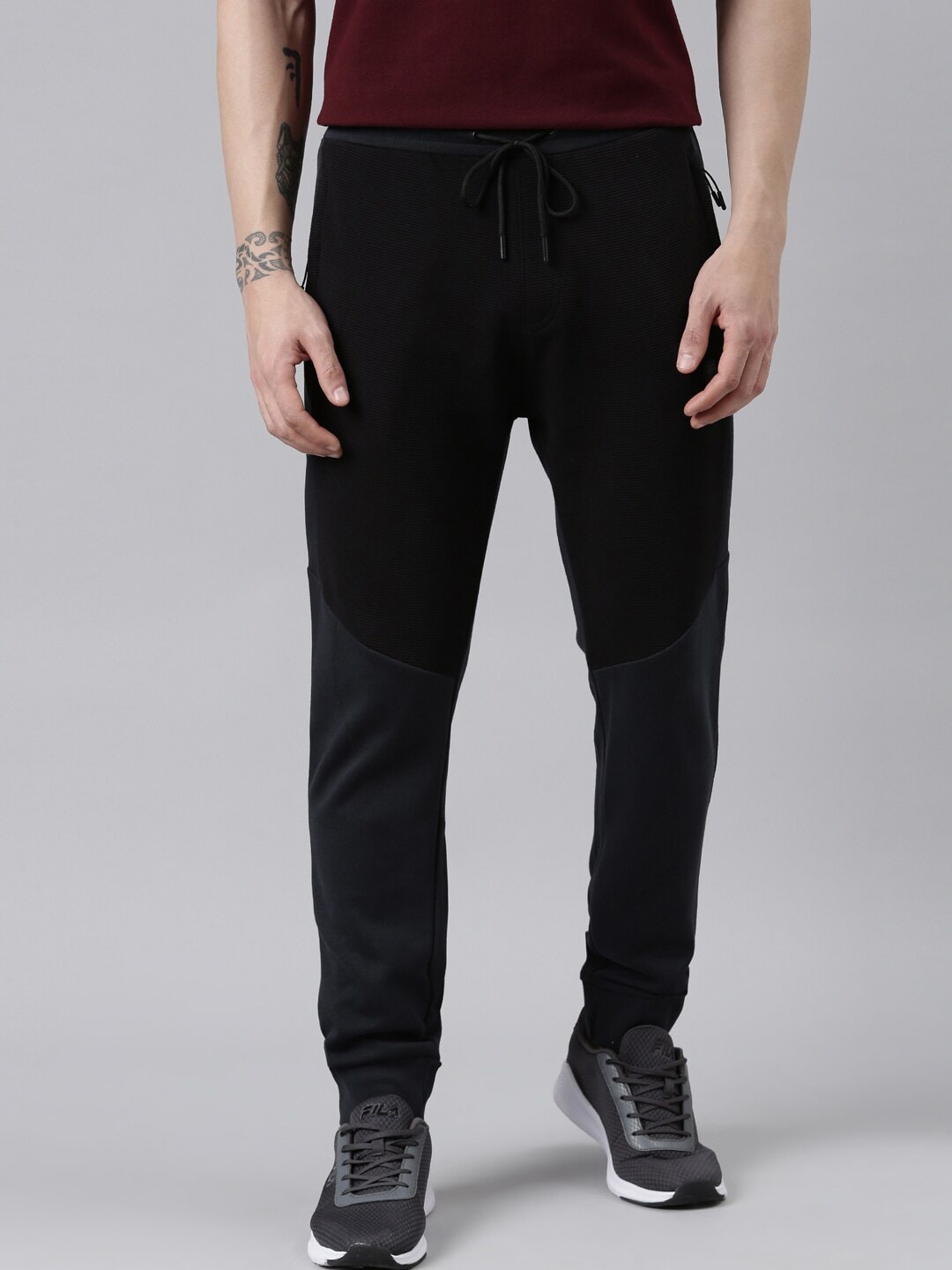 

Proline Active Men Black & Grey Color-Blocked Joggers
