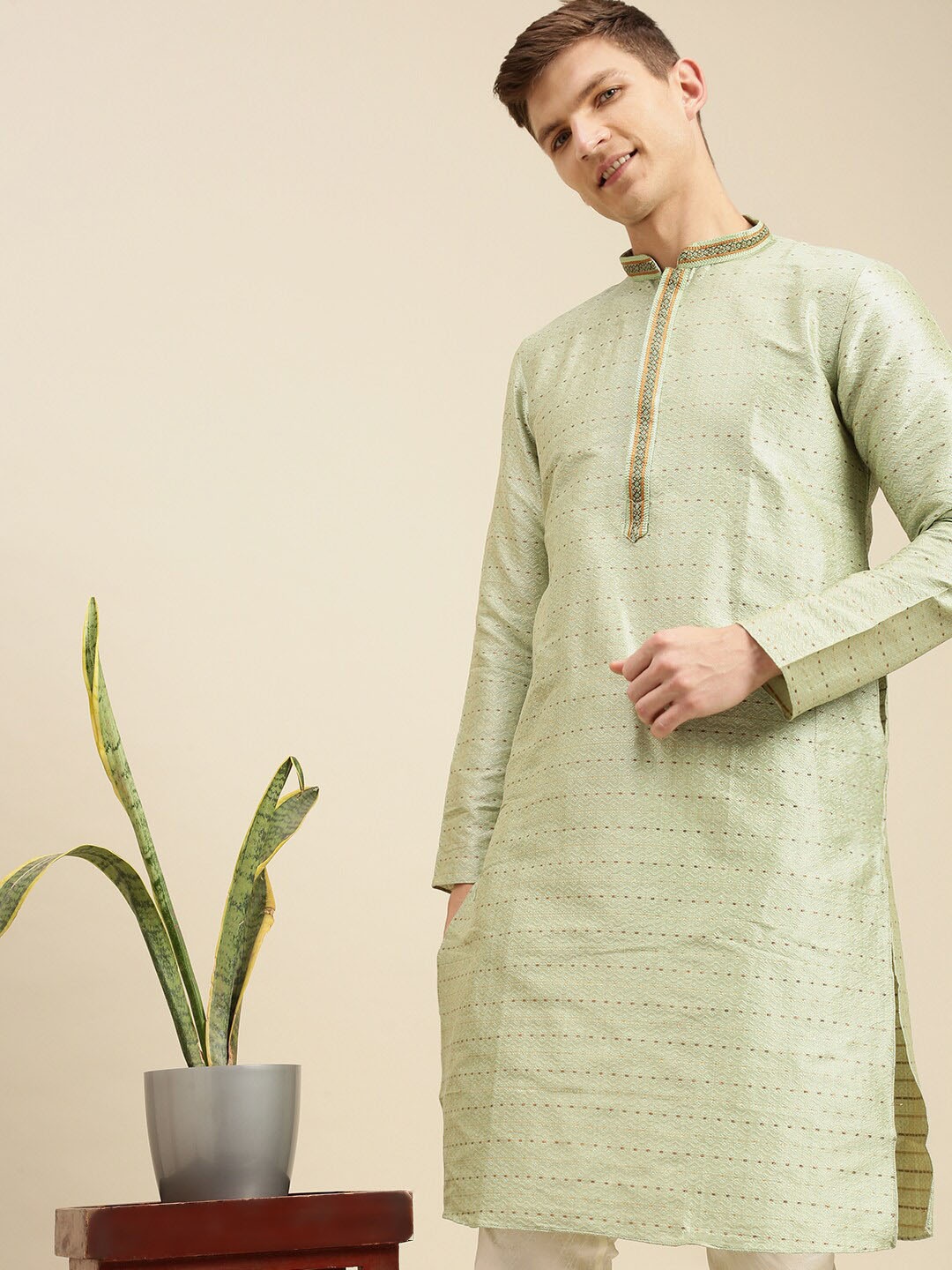 

Sanwara Men Green Thread Work Kurta
