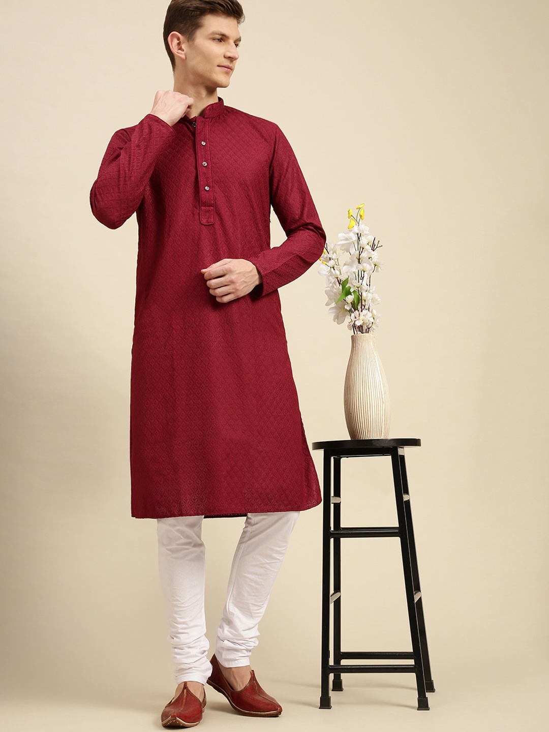 

Sanwara Men Maroon Flared Sleeves Thread Work Kurta