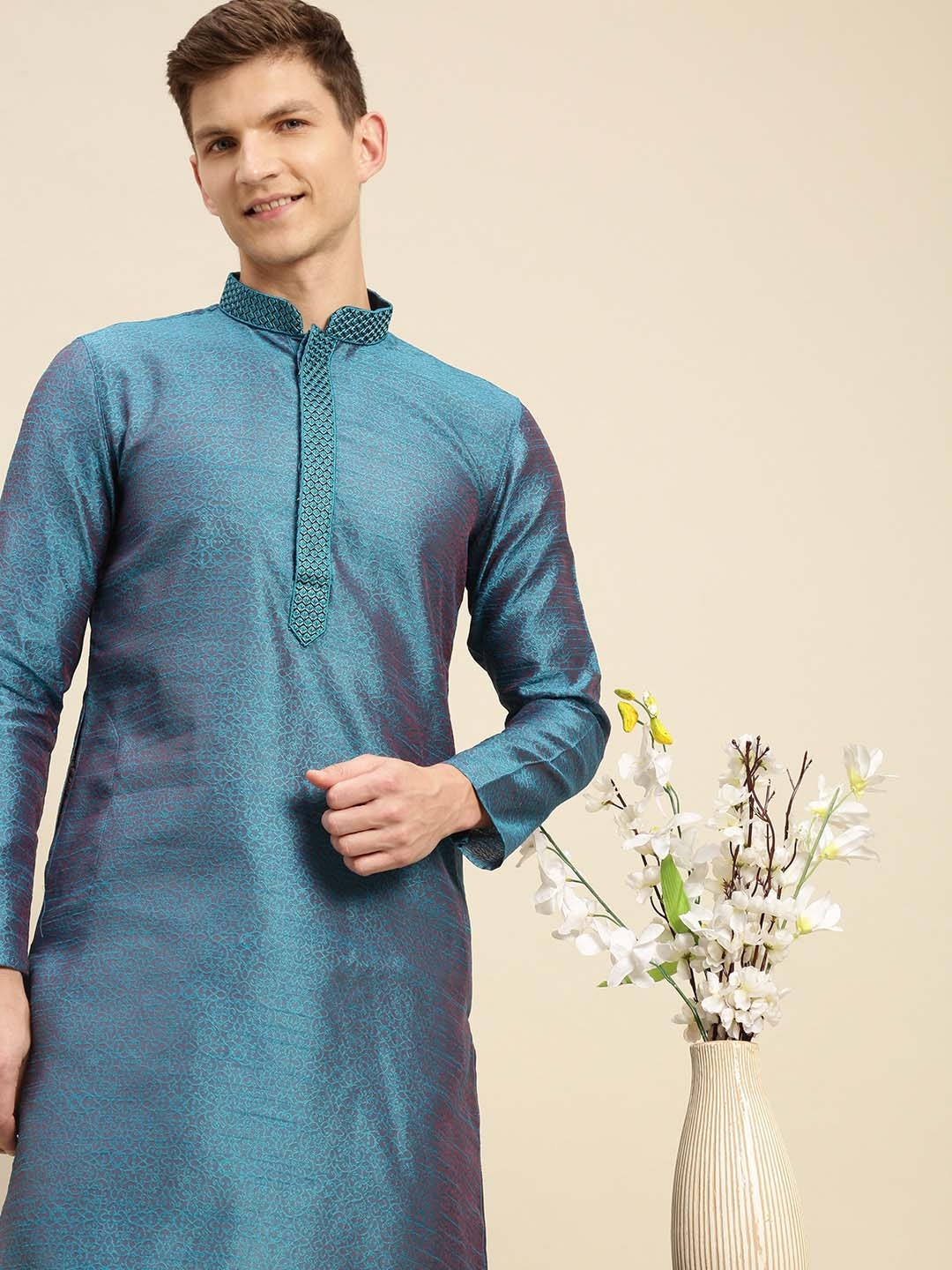 

Sanwara Men Green Thread Work Kurta
