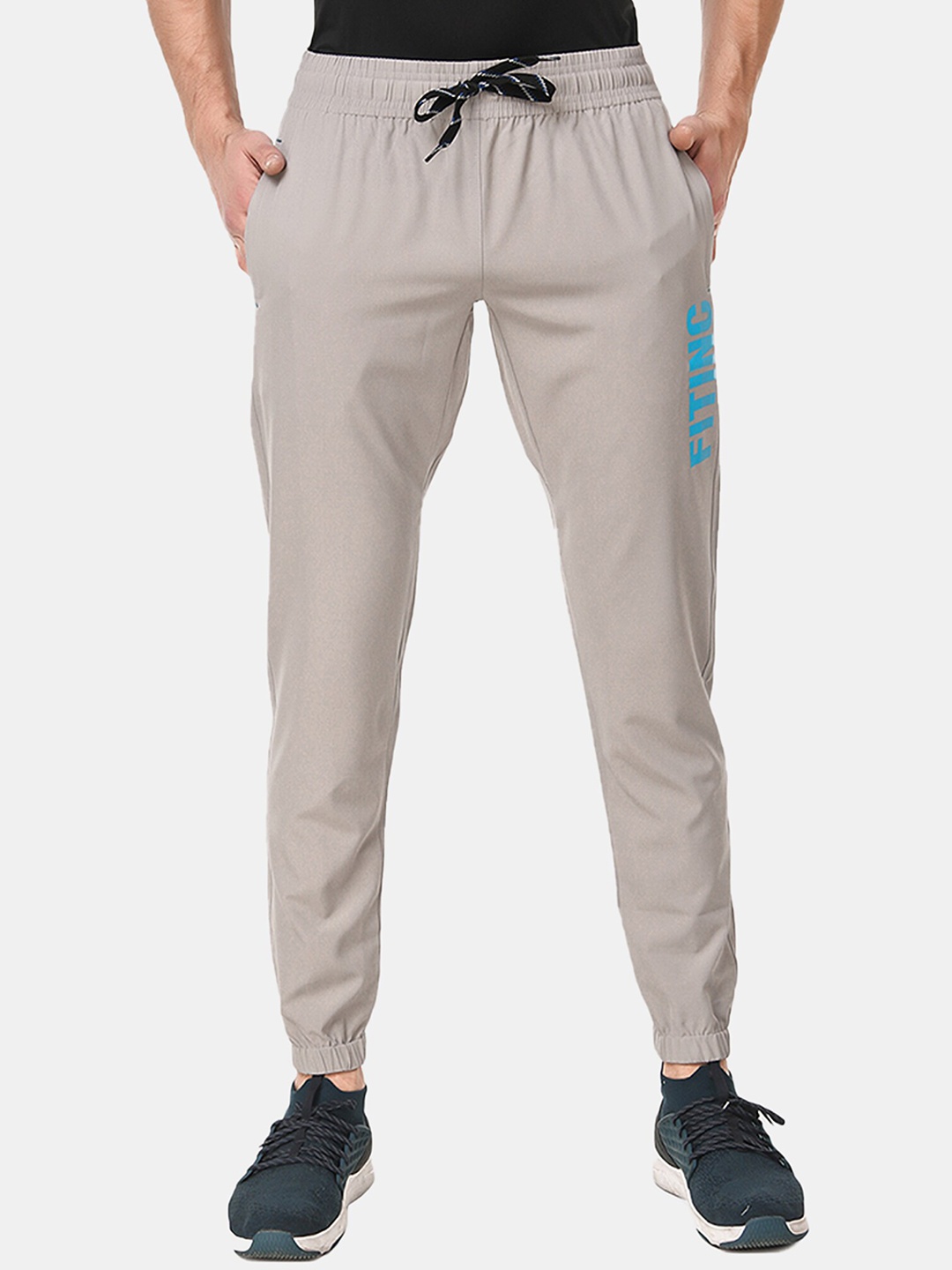 

FITINC Men Grey Solid Relaxed-Fit Joggers