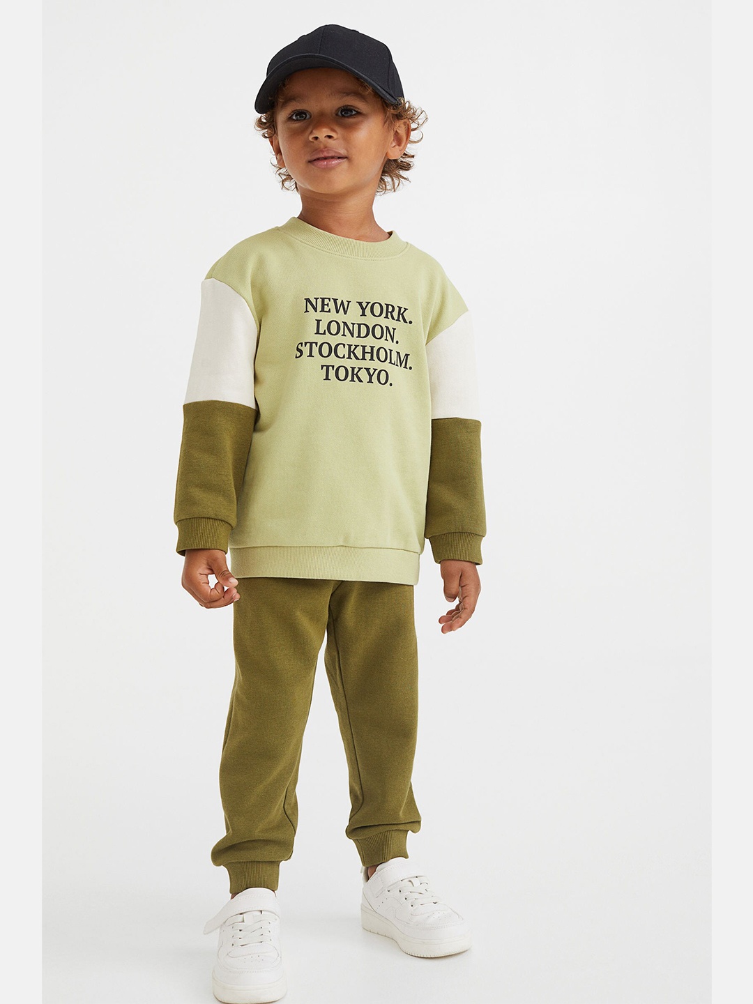 

H&M Boys Green 2-Piece Printed Set