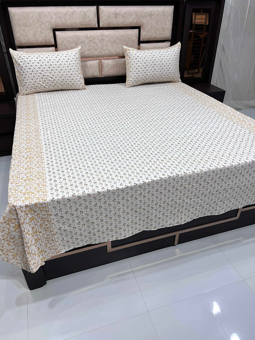 

Pure Decor Unisex Yellow Bedsheets